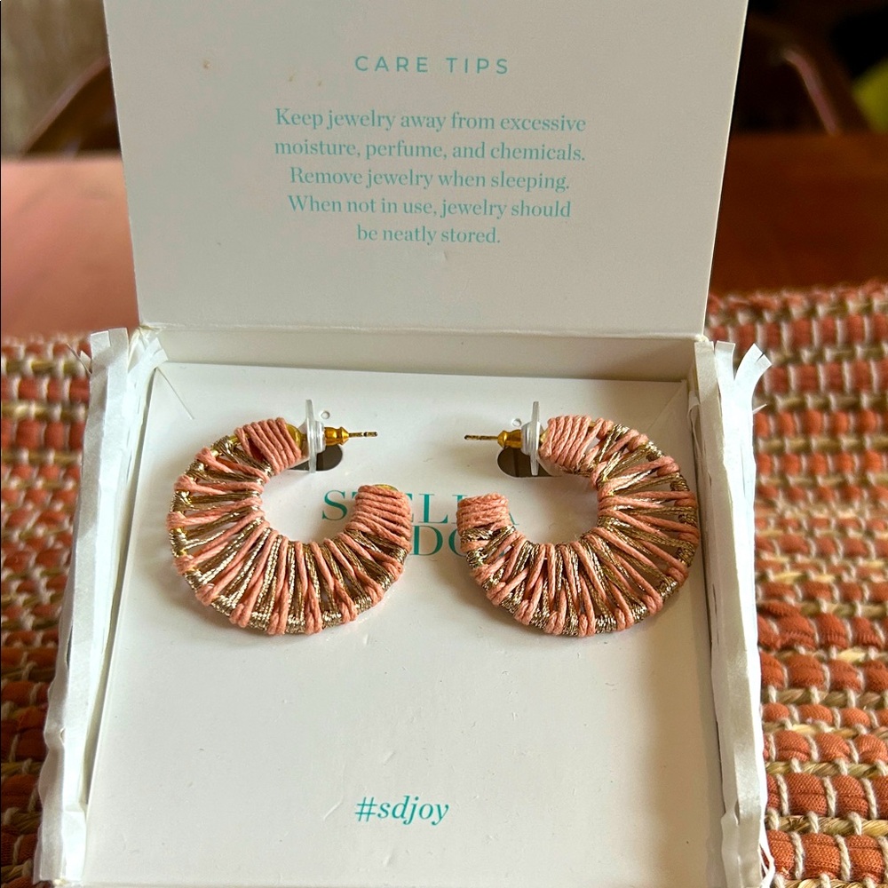 Stella & Dot | macrame hoop earrings | blush/gold
